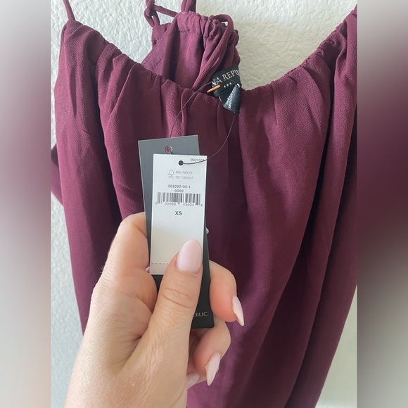 Banana republic maroon red lightweight spaghetti strap tank top-NWT - Picture 4 of 4